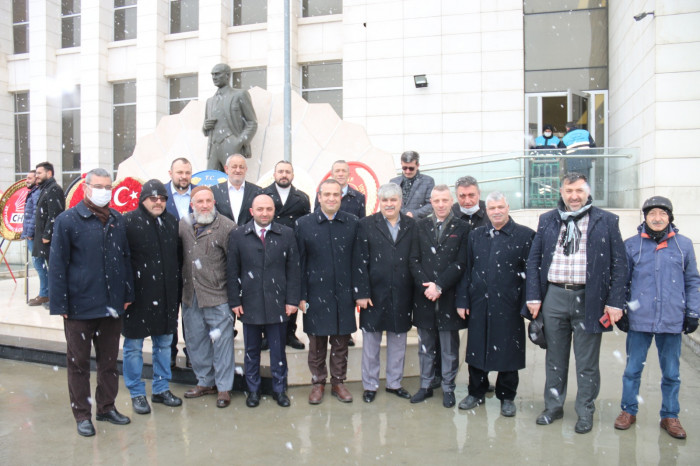 Çanakkale şehitleri kar altında anıldı