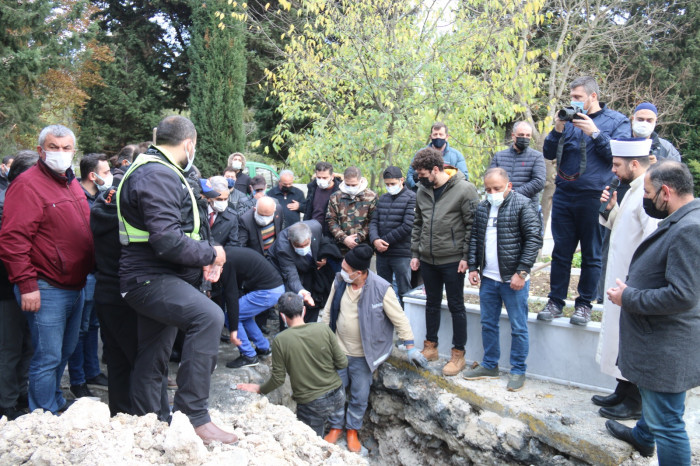 Duayen Gazeteci Mehmet Alpay gözyaşları arasında toprağa verildi