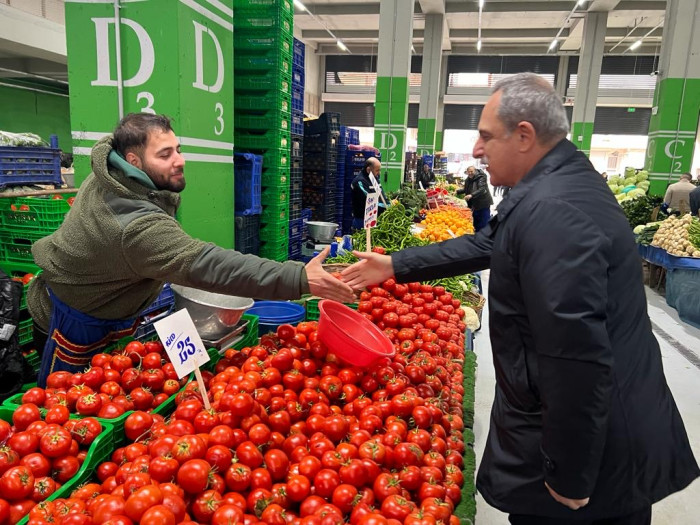 Zeytinburnu Modern Kapalı Pazarında İlk GÜN