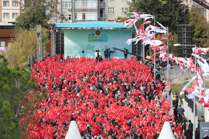 Cumhurbaşkanı Erdoğan, Zeytinburnu millet bahçesi ve buz pistini hizmete açtı