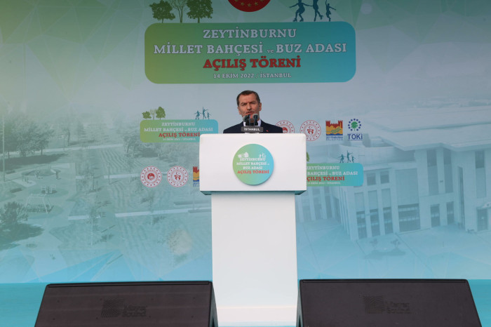 Cumhurbaşkanı Erdoğan, Zeytinburnu millet bahçesi ve buz pistini hizmete açtı