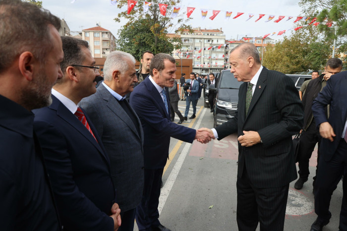 Cumhurbaşkanı Erdoğan, Zeytinburnu millet bahçesi ve buz pistini hizmete açtı
