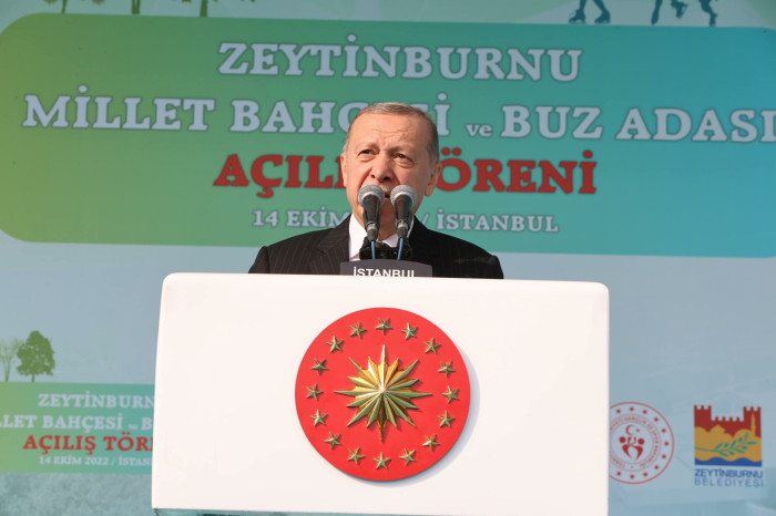 Cumhurbaşkanı Erdoğan, Zeytinburnu millet bahçesi ve buz pistini hizmete açtı