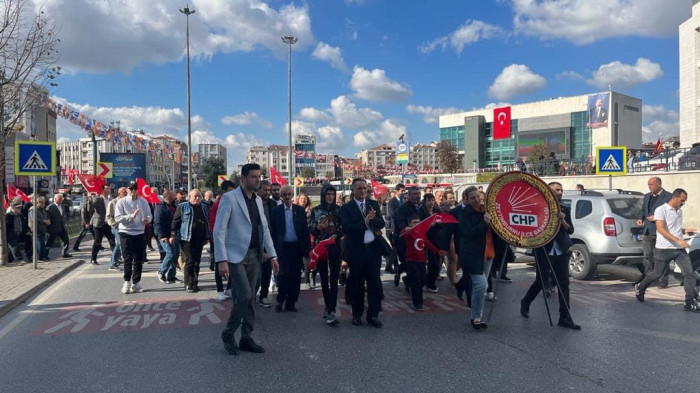 CHP'den Zeytinburnu'nda alternatif çelenk sunma töreni 