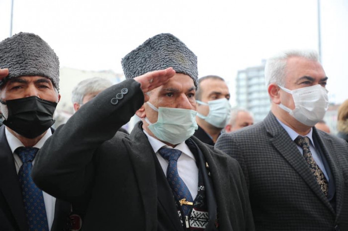 Çanakkale şehitleri kar altında anıldı