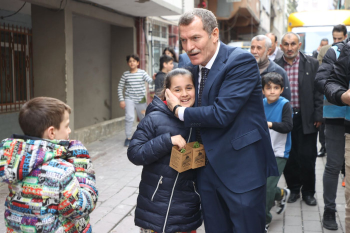 Zeytinburnu’na Bahar Fesleğenle Geldi