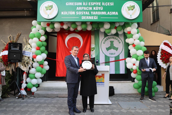 Zeytinburnu Arpacık Köyü Derneği yeni yerinde hizmete açıldı 