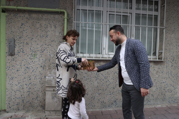 Zeytinburnu’na Bahar Fesleğenle Geldi