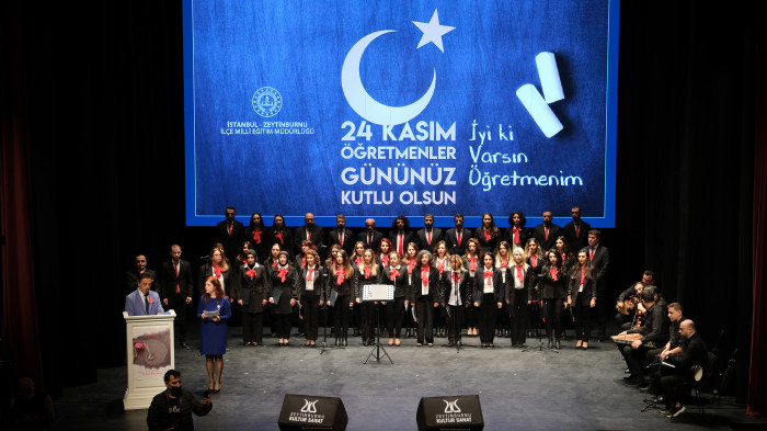 Zeytinburnu’nda ‘24 Kasım Öğretmenler Günü’ Coşkusu