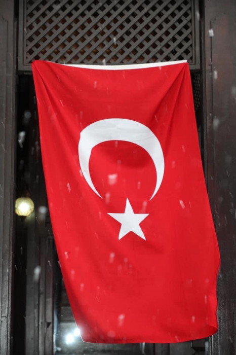 Çanakkale şehitleri kar altında anıldı