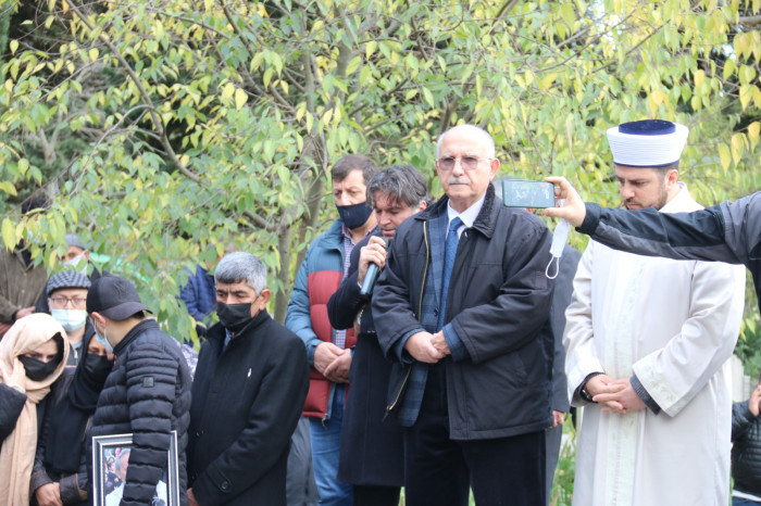 Duayen Gazeteci Mehmet Alpay gözyaşları arasında toprağa verildi