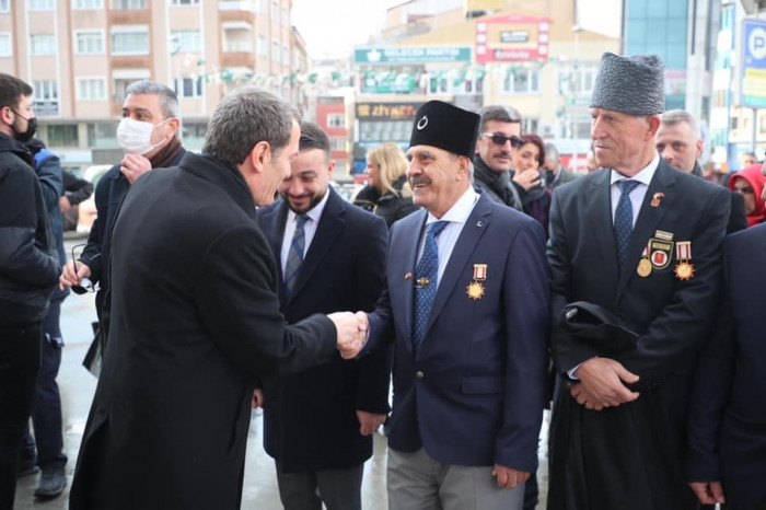 Çanakkale şehitleri kar altında anıldı