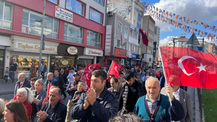 CHP'den Zeytinburnu'nda alternatif çelenk sunma töreni 