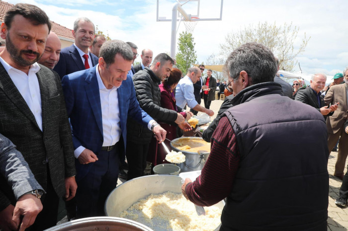 Balıkesir Hodul Köyünde 4 Bin Kişi Hayır yemeğinde buluştu