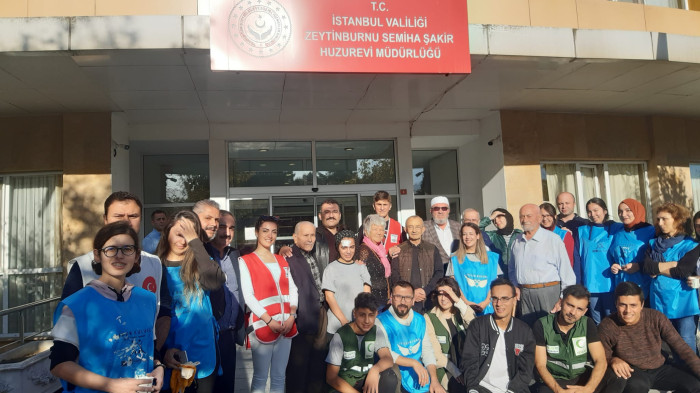 Zeytinburnu Semiha Şakir Huzurevinde renkli görüntüler