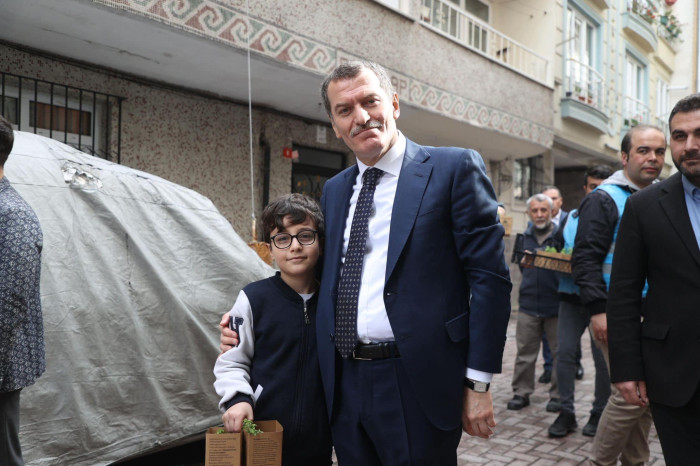 Zeytinburnu’na Bahar Fesleğenle Geldi