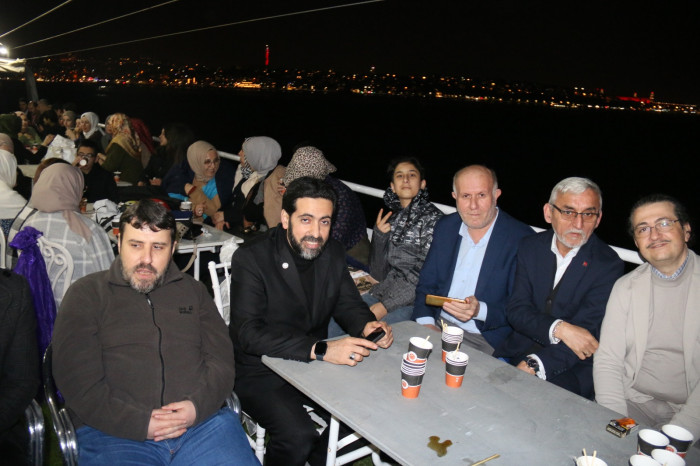 AGD ve MGV Zeytinburnu Şubesinin Boğaz iftarında izdiham vardı