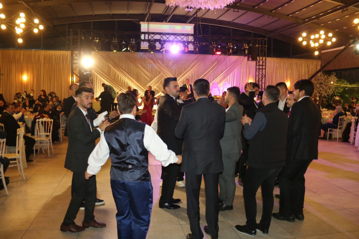 Hilal ile Halil rüya gibi bir düğünle dünya evine girdiler