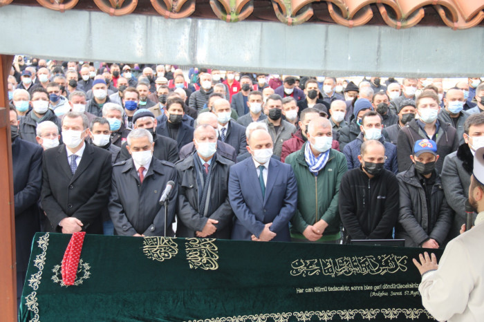 Duayen Gazeteci Mehmet Alpay gözyaşları arasında toprağa verildi