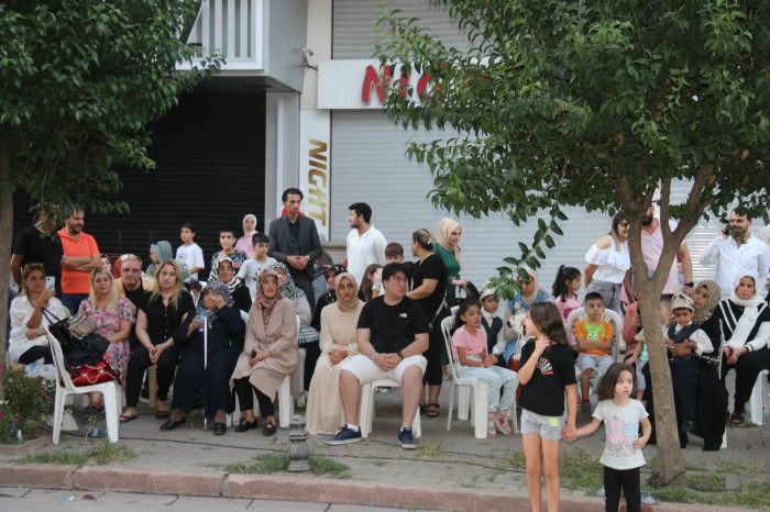 Telsiz Mahalle Muhtar Edanur Menteş 73 evladımızı sünnet ettirdi