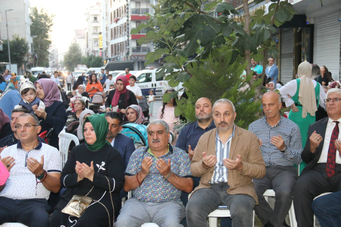Telsiz Mahalle Muhtar Edanur Menteş 73 evladımızı sünnet ettirdi