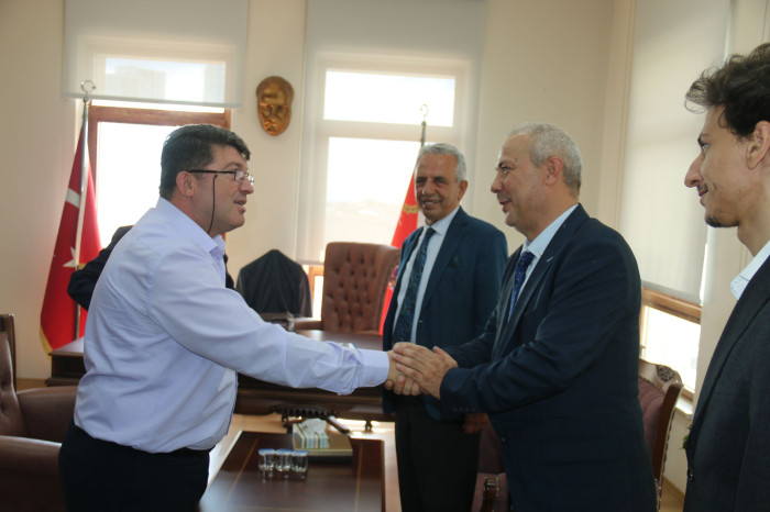 Zeytinburnu Hizmet Derneğinden Emniyet Müdürüne ziyaret