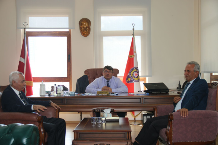 Zeytinburnu Hizmet Derneğinden Emniyet Müdürüne ziyaret