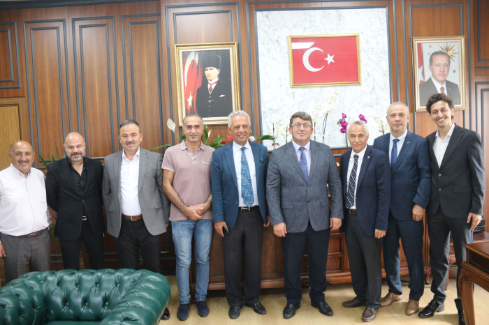 Zeytinburnu Hizmet Derneğinden Emniyet Müdürüne ziyaret