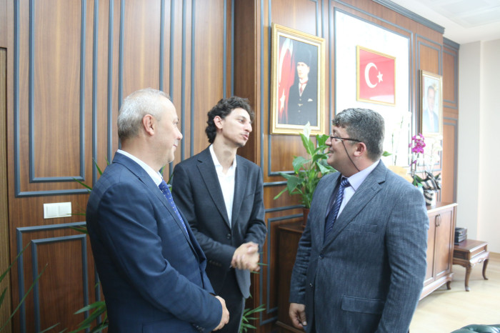 Zeytinburnu Hizmetlerini Geliştirme Derneği Emniyet Müdürü Murat Sevgi’ye hayırlı olsun ziyaretinde bulundu