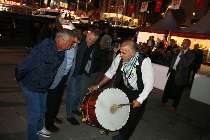 18’inci Yöresel Günlerde Diyarbakırlılardan Burma Kadayıf ikramı