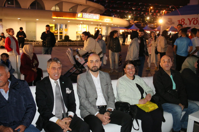 18’inci Yöresel Günlerde Diyarbakırlılardan Burma Kadayıf ikramı