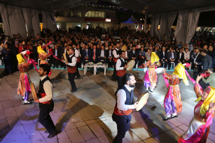 18’inci Yöresel Günlerde Diyarbakırlılardan Burma Kadayıf ikramı