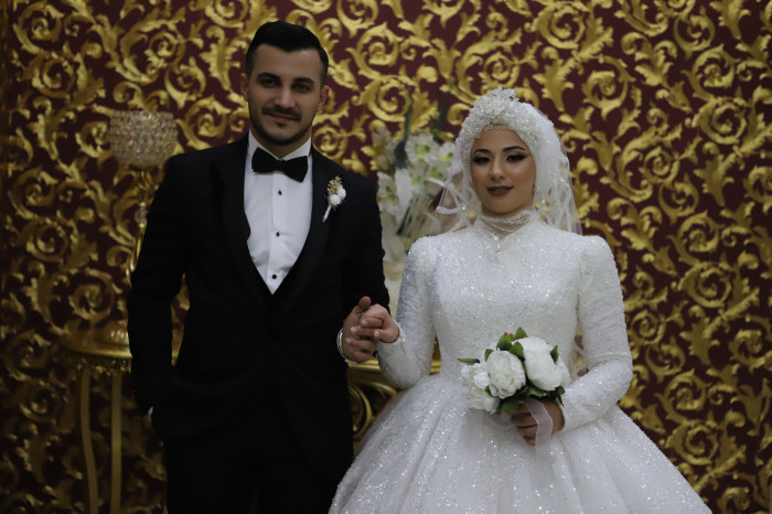 Emine ile Engin görkemli düğünle hayatlarını birleştirdiler