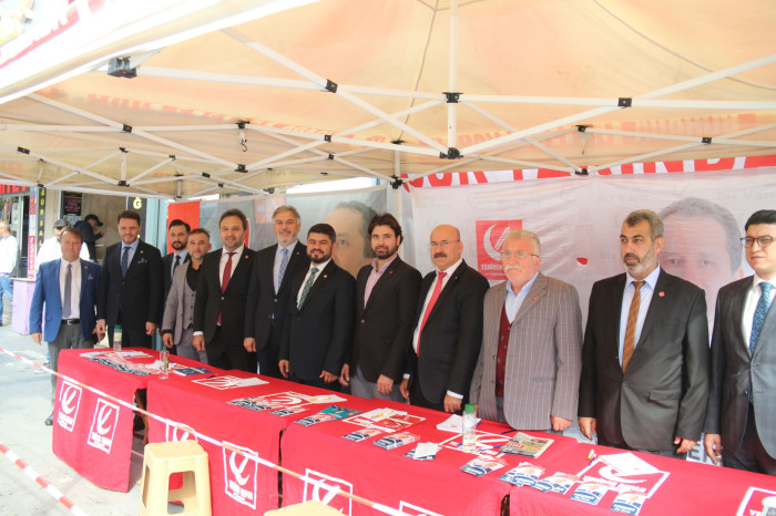 Yeniden Refah Partisi Binlerce Kişiye Etli Pilav İkram Etti