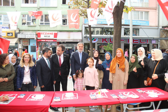 Yeniden Refah Partisi Binlerce Kişiye Etli Pilav İkram Etti