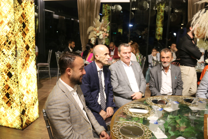 Çağlanur ile Emirhan görkemli düğün merasimiyle dünya evine girdi