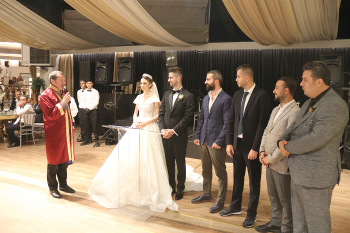 Çağlanur ile Emirhan görkemli düğün merasimiyle dünya evine girdi