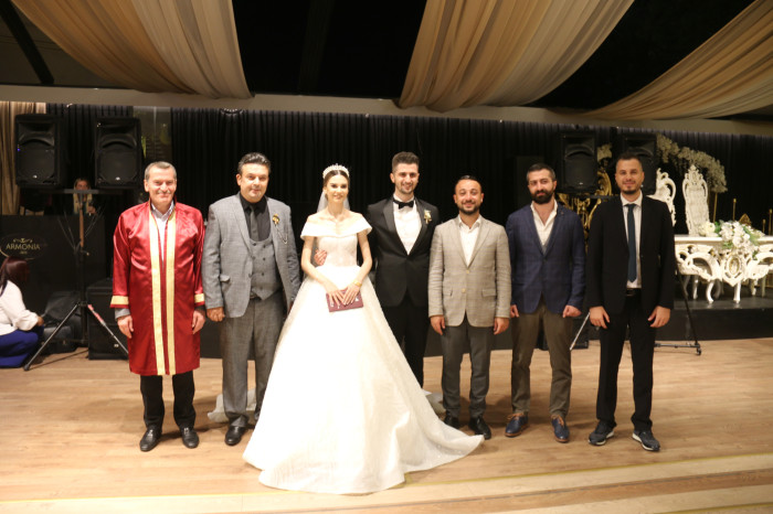 Çağlanur ile Emirhan görkemli düğün merasimiyle dünya evine girdi