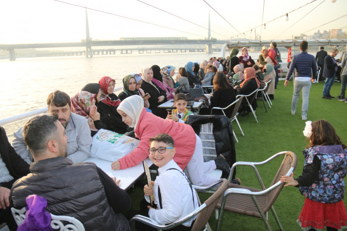 AGD ve MGV Zeytinburnu Şubesinin Boğaz iftarında izdiham vardı