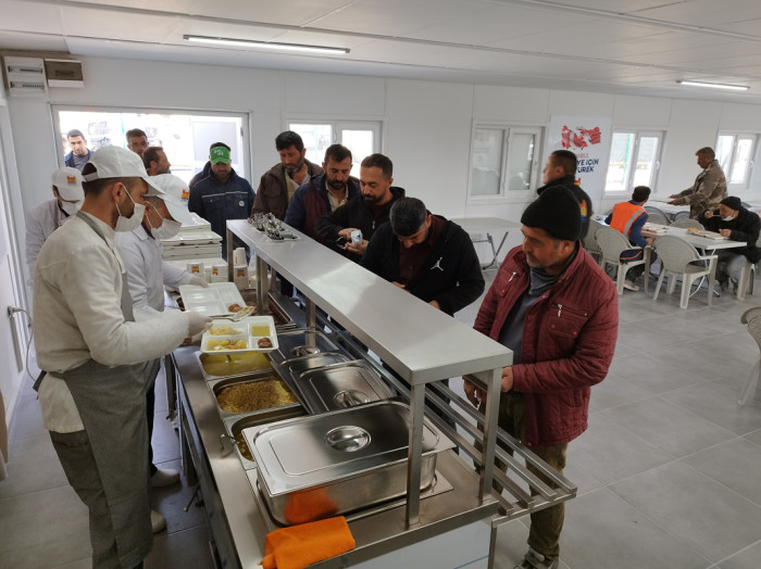 Mehmet Camlı Aşevi'nde Günde 10 Bin Kişiye Sıcak 