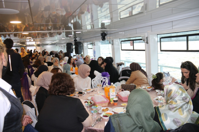 AGD ve MGV Zeytinburnu Şubesinin Boğaz iftarında izdiham vardı