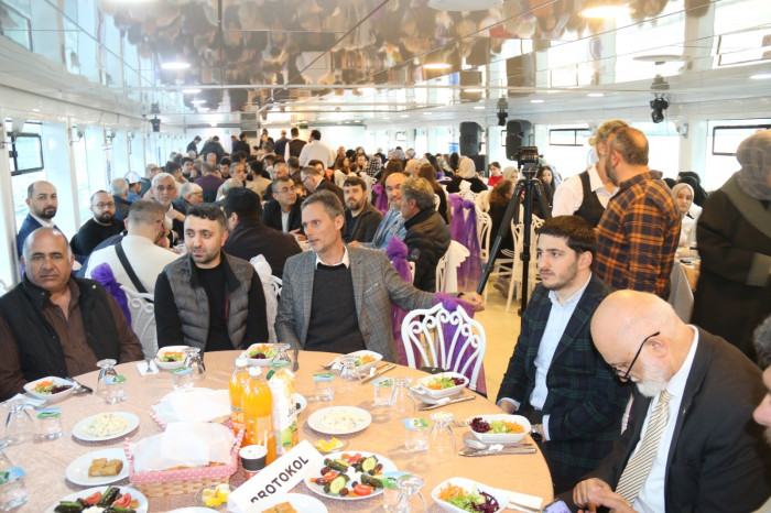 AGD ve MGV Zeytinburnu Şubesinin Boğaz iftarında izdiham vardı