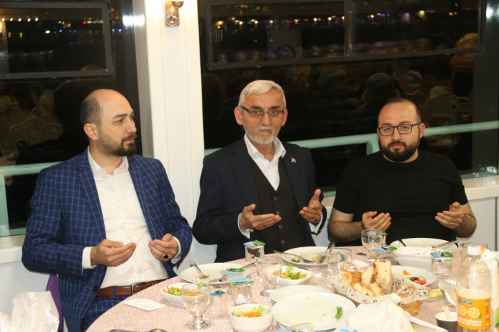 AGD ve MGV Zeytinburnu Şubesinin Boğaz iftarında izdiham vardı