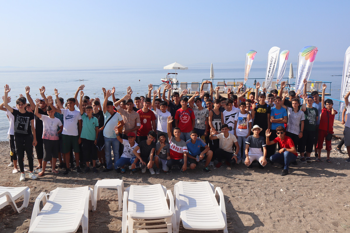 Başarılı Öğrencilere Yaz Tatili Hediyesi Zeytinburnu Belediyesi’nden…