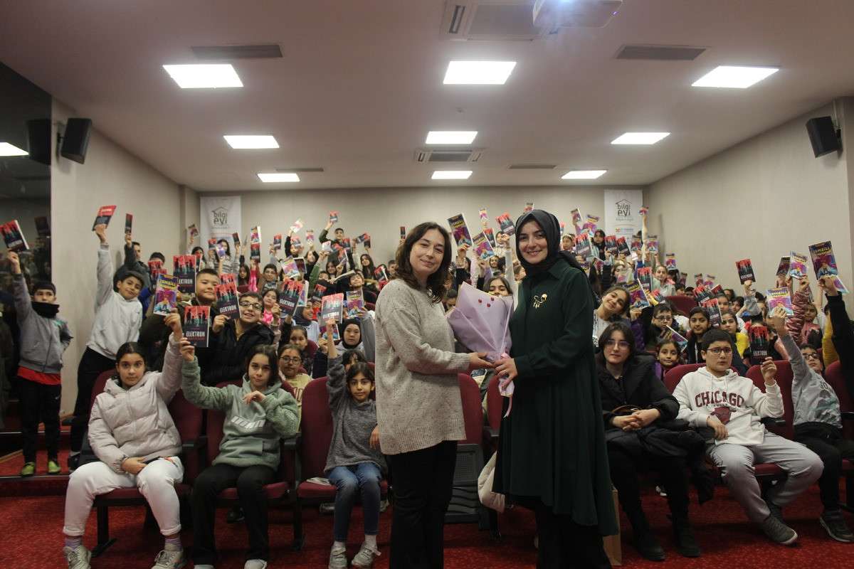 Bilgi Evleri’nde Gençlerle Baş başa Sohbetleri Devam Ediyor