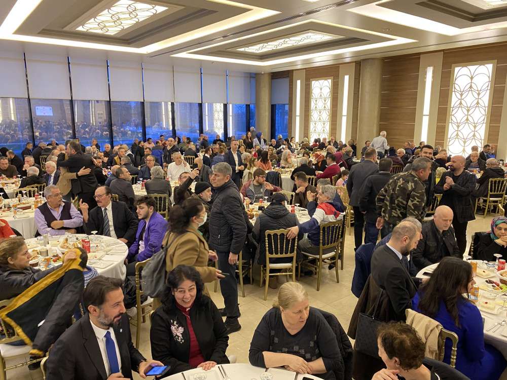 CHP Zeytinburnu ilçe örgütünün iftarında izdiham yaşandı