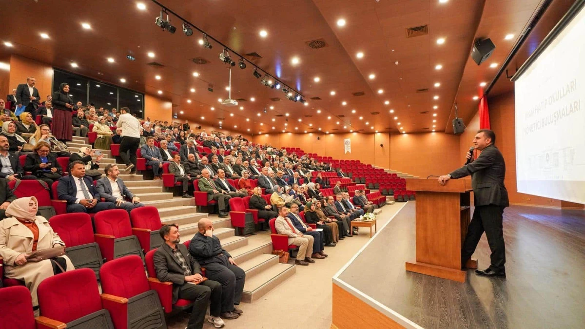 İmam Hatip Okulları Müdürleri Toplantısı Zeytinburnu’nda yapıldı