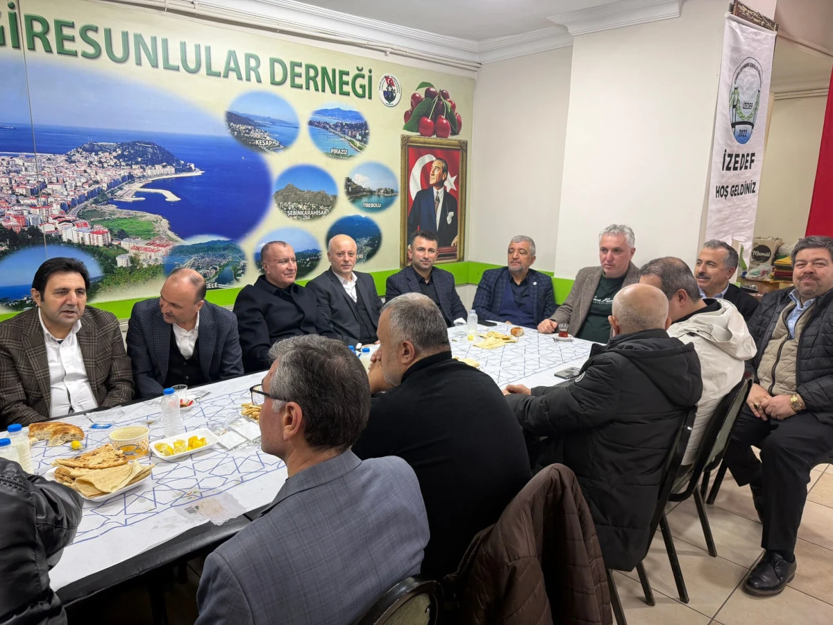 İZEDEF Giresunlular Derneği&rsquo;nde İftar Programı D&uuml;zenledi 