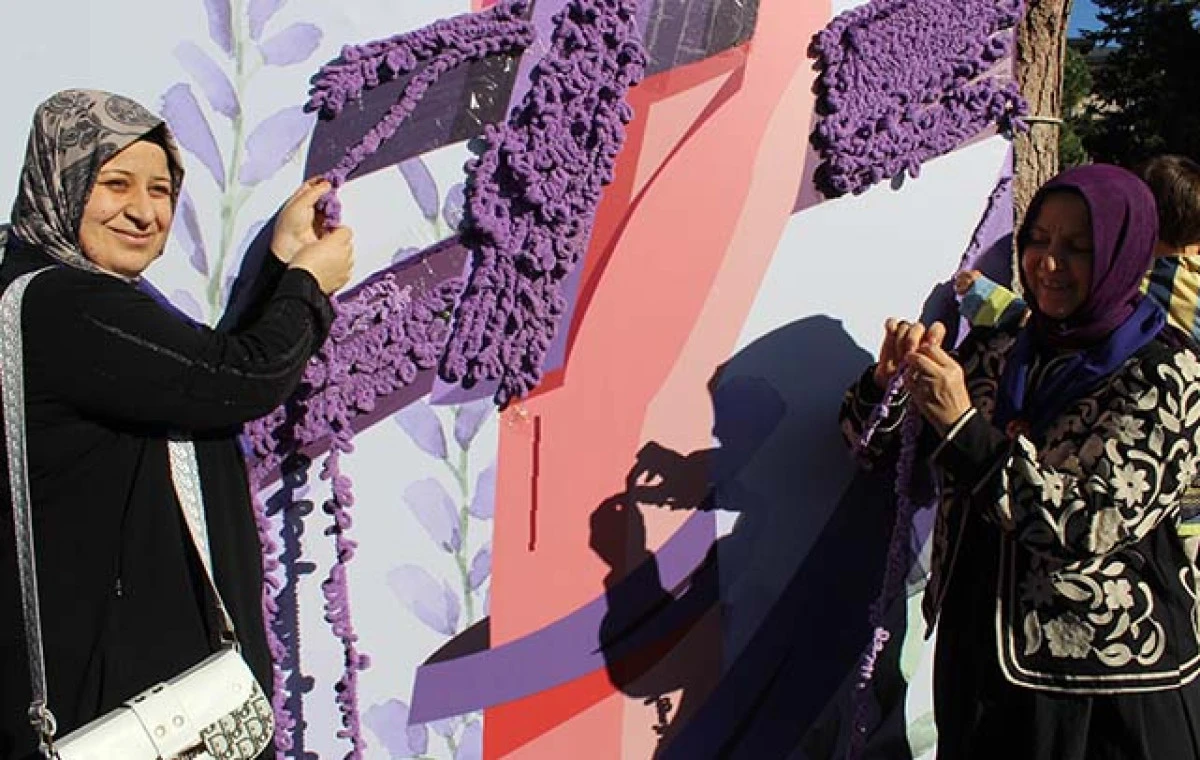 Zeytinburnu’nda “Bir İlmek de Sen At” Etkinliğiyle Şiddete Karşı Farkındalık