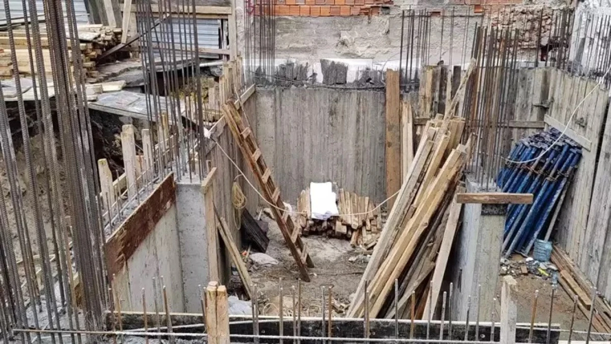 Zeytinburnu&rsquo;nda İnşaatta D&uuml;şen İş&ccedil;i Yaralandı